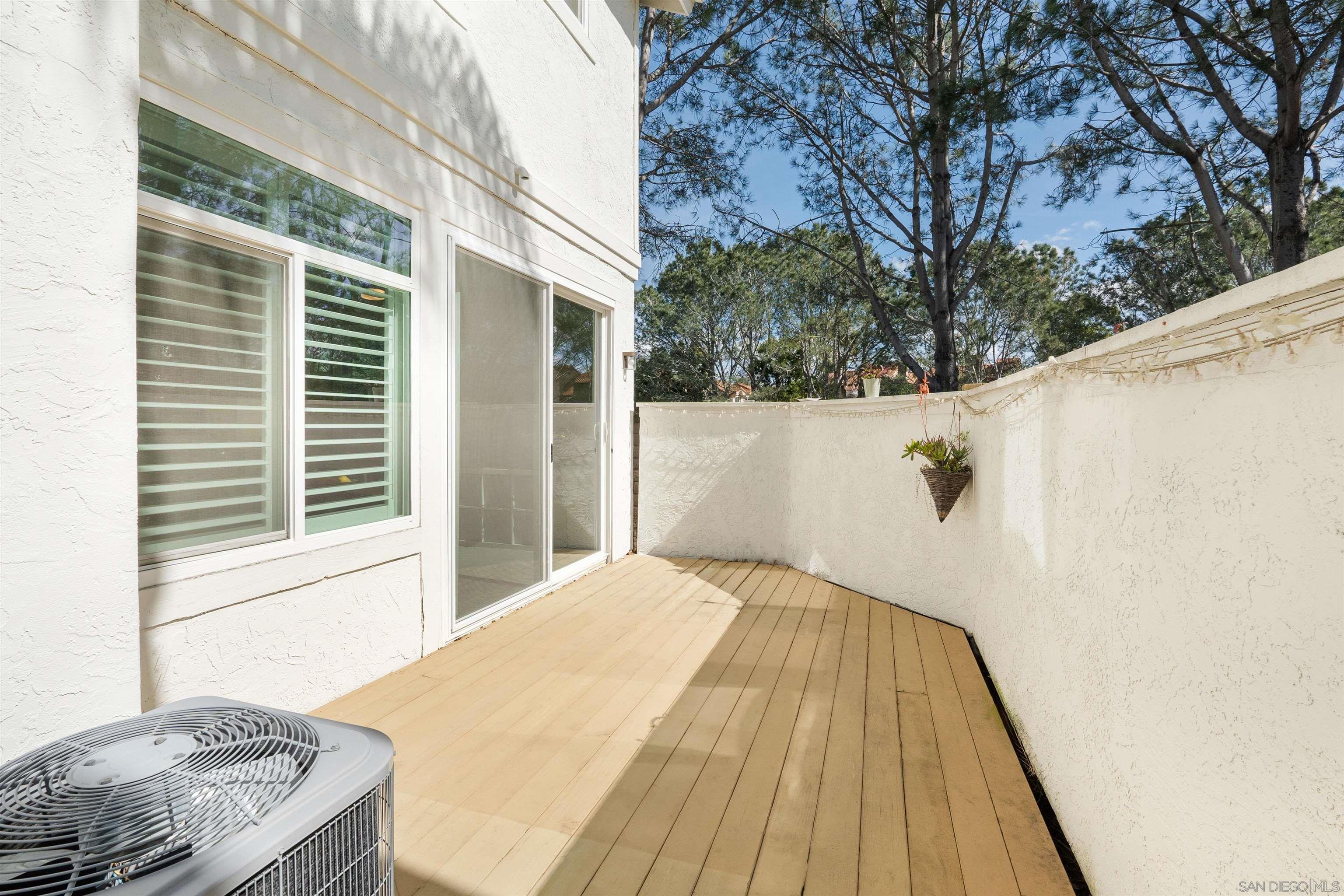 Detail Gallery Image 9 of 25 For 13527  Tiverton Rd, San Diego,  CA 92130 - 2 Beds | 2/1 Baths