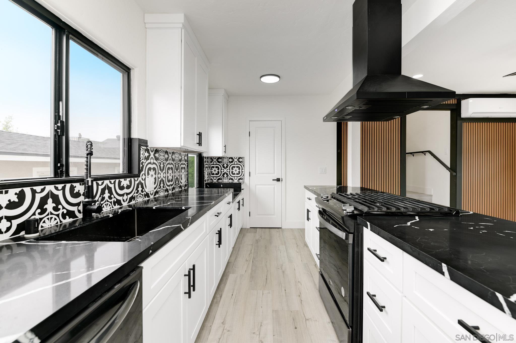 Detail Gallery Image 11 of 28 For 244  26th St, San Diego,  CA 92102 - 2 Beds | 2 Baths