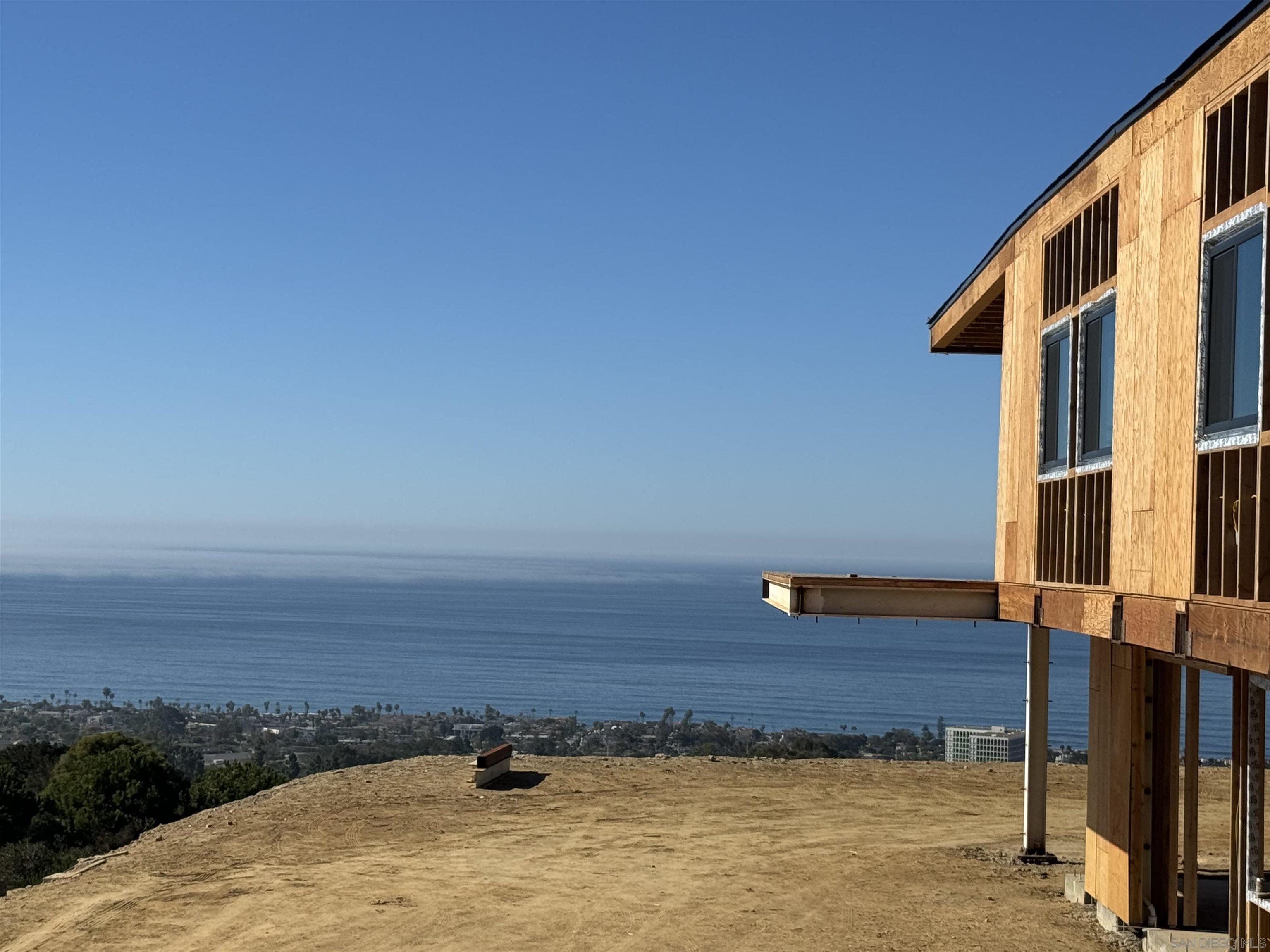 Detail Gallery Image 5 of 34 For 7111  Encelia, La Jolla,  CA 92037 - 5 Beds | 5/2 Baths