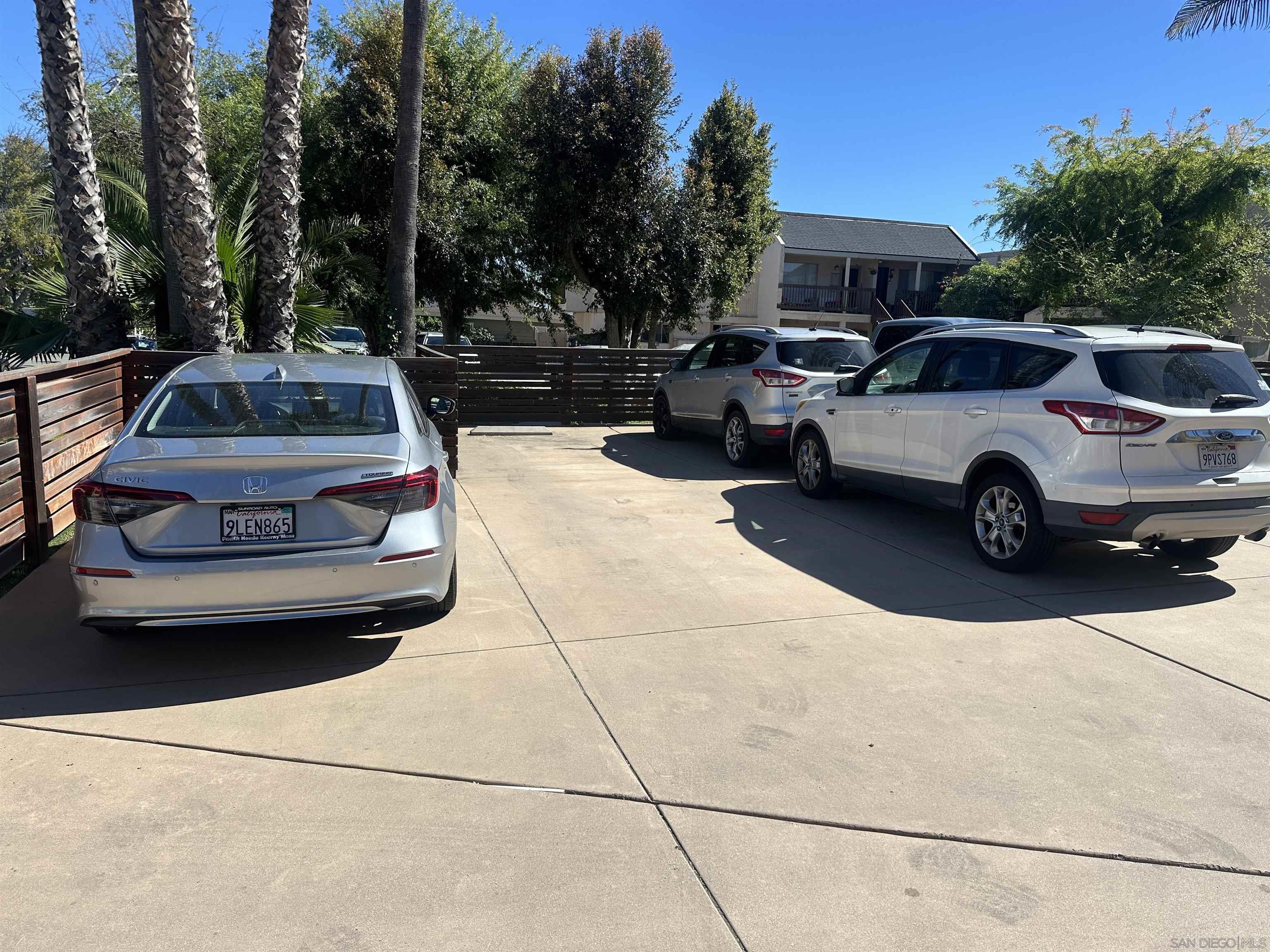 Detail Gallery Image 27 of 32 For 1915  Emerald St  #F,  San Diego,  CA 92109 - 2 Beds | 2 Baths