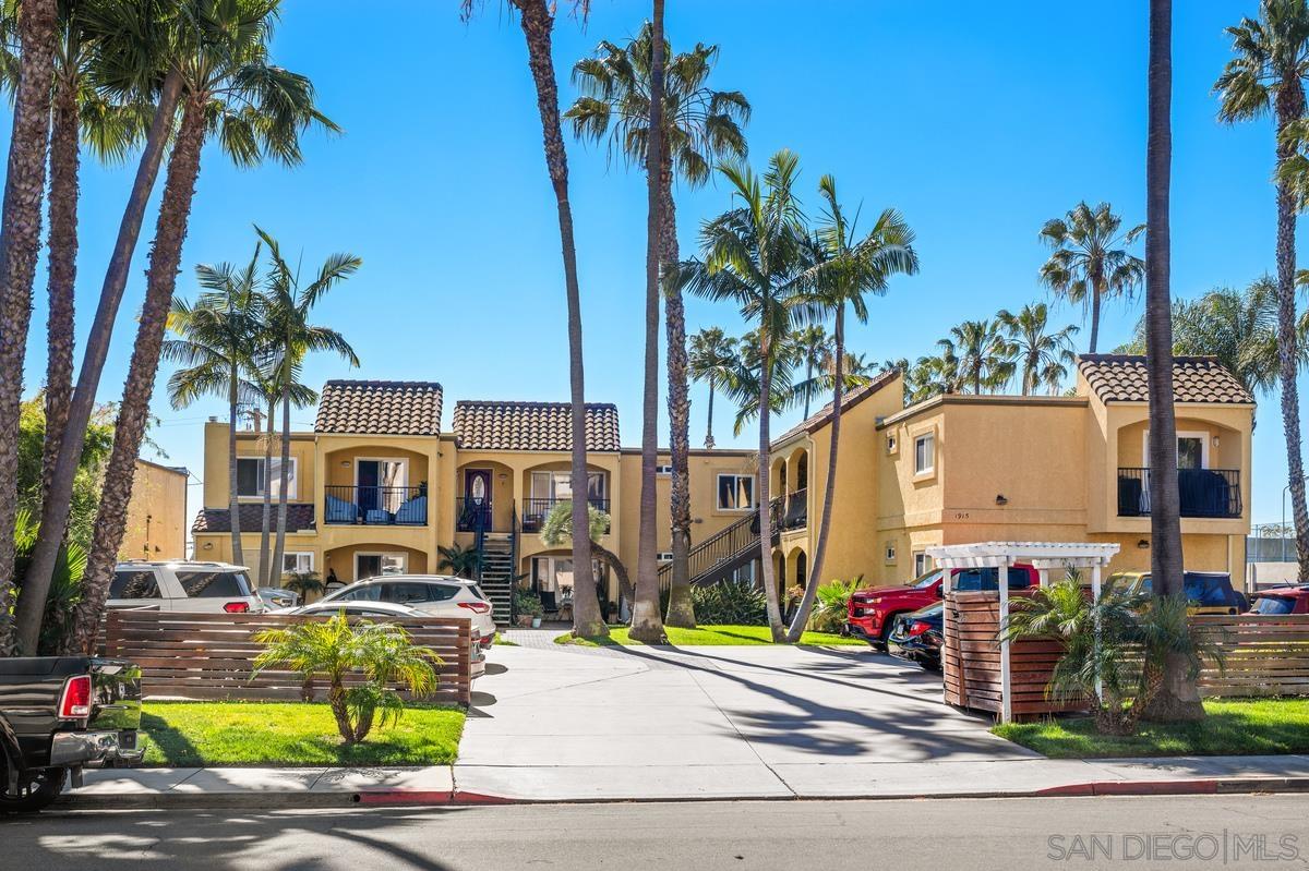 Detail Gallery Image 4 of 32 For 1915  Emerald St  #F,  San Diego,  CA 92109 - 2 Beds | 2 Baths