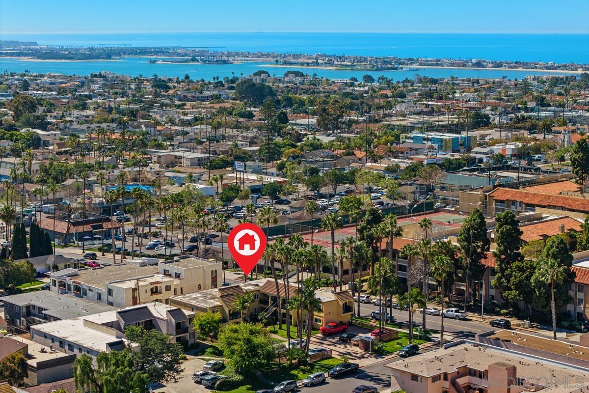 Detail Gallery Image 31 of 32 For 1915  Emerald St  #F,  San Diego,  CA 92109 - 2 Beds | 2 Baths