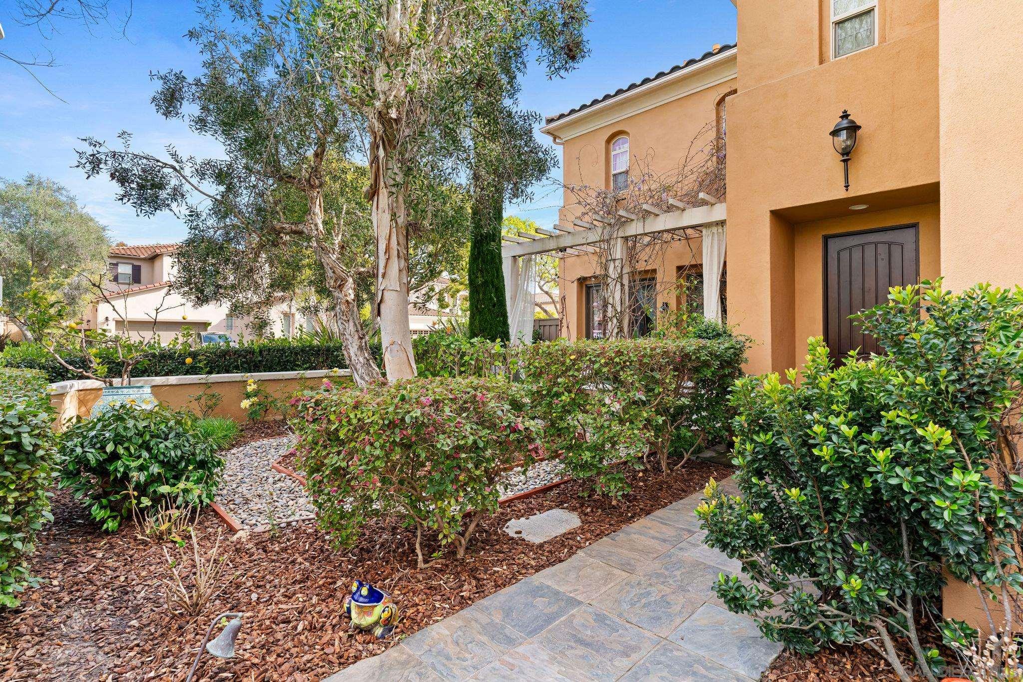 Detail Gallery Image 5 of 49 For 7714  Concerto Lane, San Diego,  CA 92127 - 4 Beds | 4 Baths