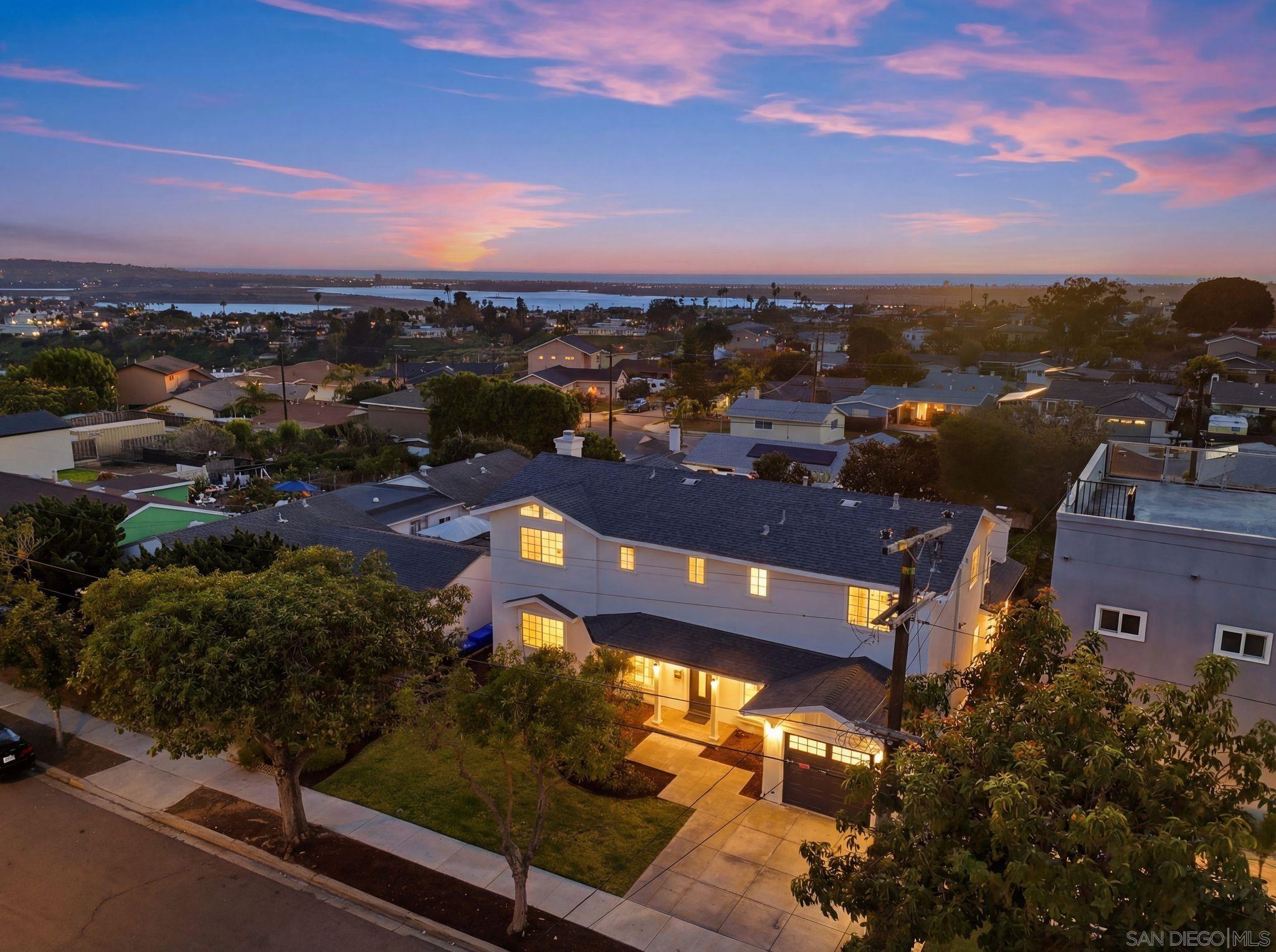 Detail Gallery Image 6 of 75 For 3240  Geronimo Ave, San Diego,  CA 92117 - 4 Beds | 3/1 Baths