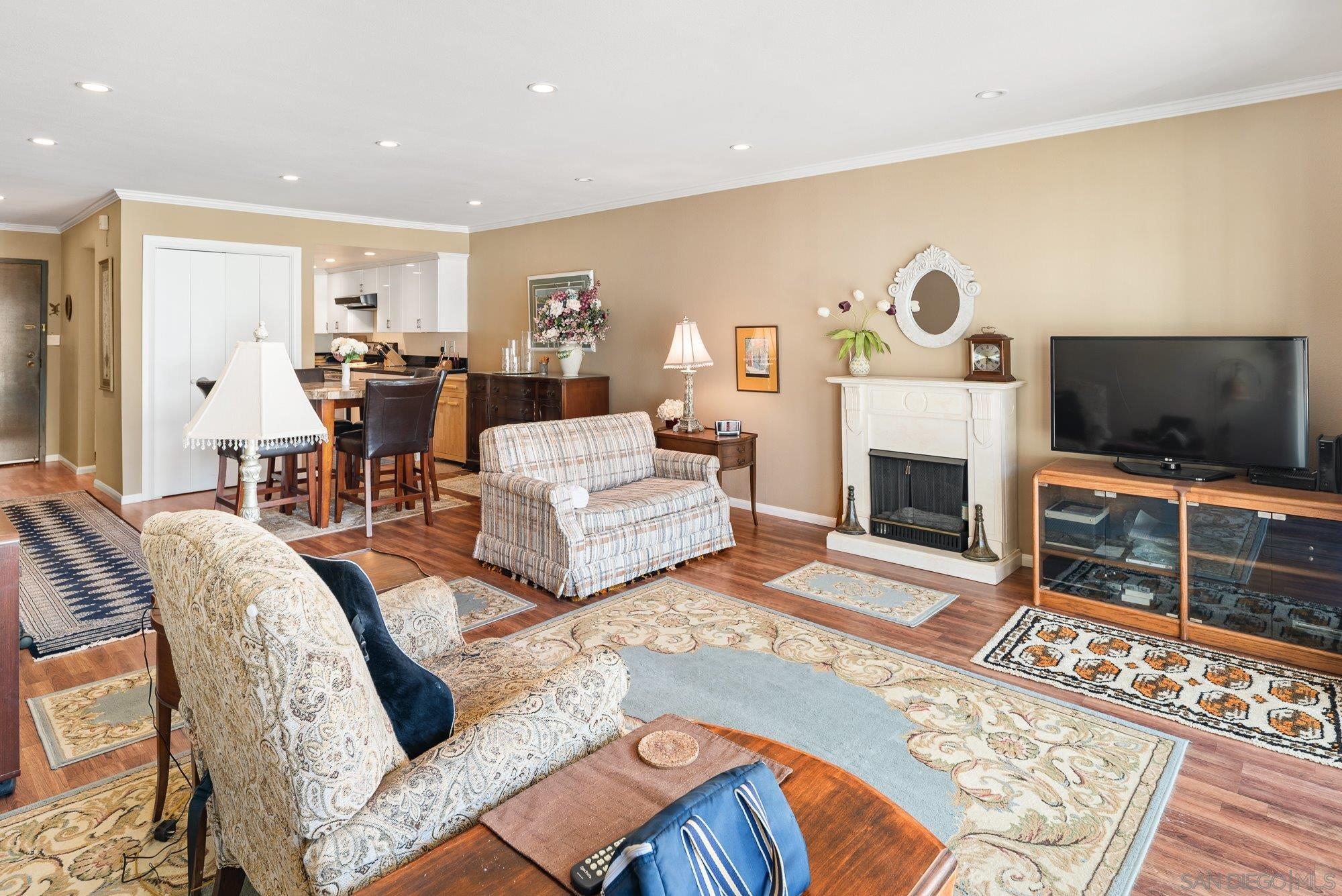 Detail Gallery Image 14 of 38 For 5366  La Jolla Blvd  203c,  La Jolla,  CA 92037 - 1 Beds | 1 Baths