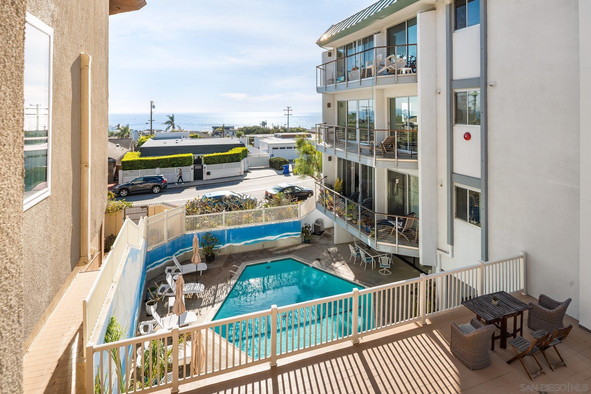 Detail Gallery Image 5 of 38 For 5366  La Jolla Blvd  203c,  La Jolla,  CA 92037 - 1 Beds | 1 Baths