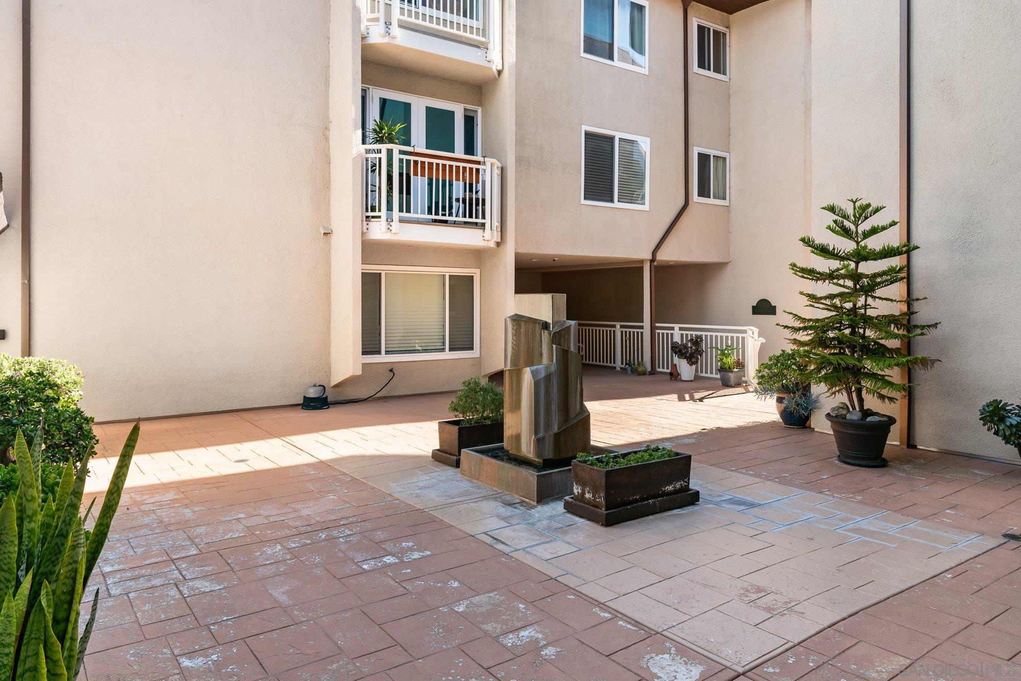 Detail Gallery Image 9 of 38 For 5366  La Jolla Blvd  203c,  La Jolla,  CA 92037 - 1 Beds | 1 Baths