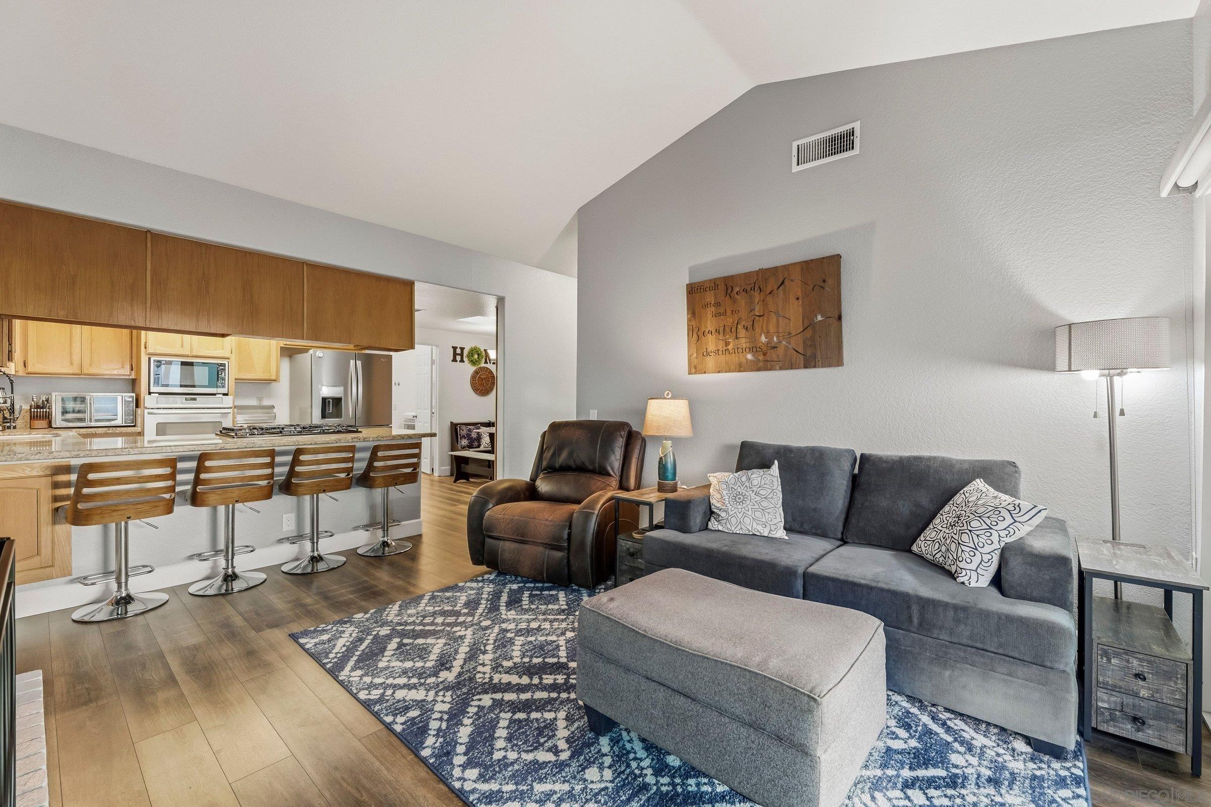 Detail Gallery Image 11 of 36 For 849  Muirfield Drive, Oceanside,  CA 92058 - 5 Beds | 2/1 Baths