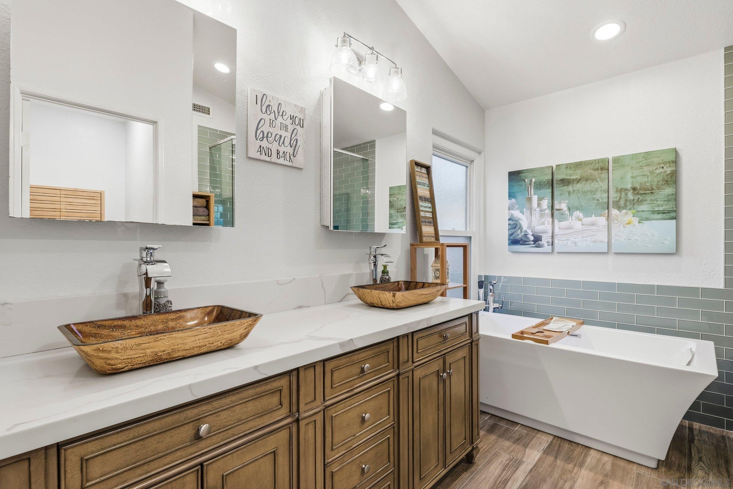 Detail Gallery Image 16 of 36 For 849  Muirfield Drive, Oceanside,  CA 92058 - 5 Beds | 2/1 Baths