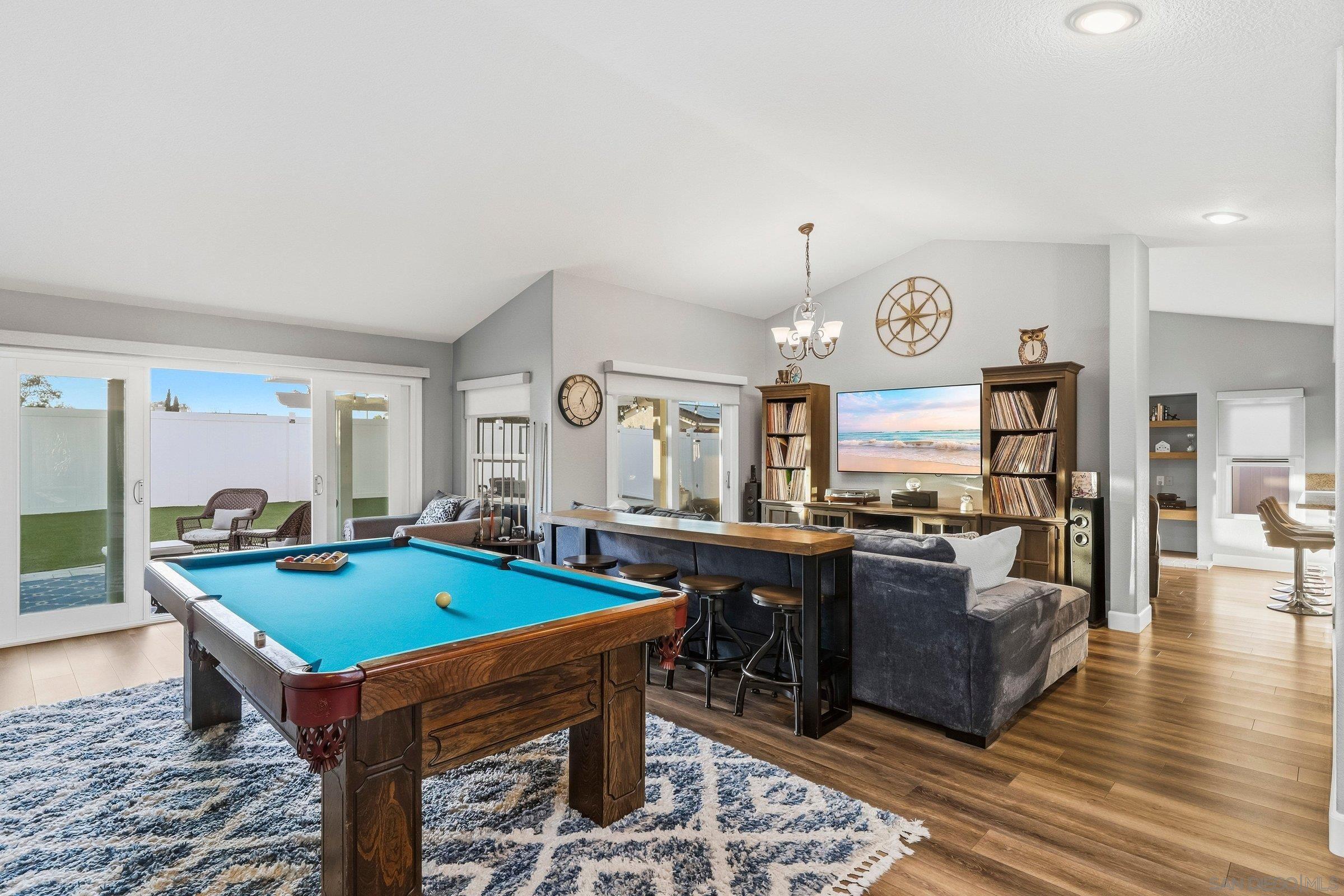 Detail Gallery Image 3 of 36 For 849  Muirfield Drive, Oceanside,  CA 92058 - 5 Beds | 2/1 Baths