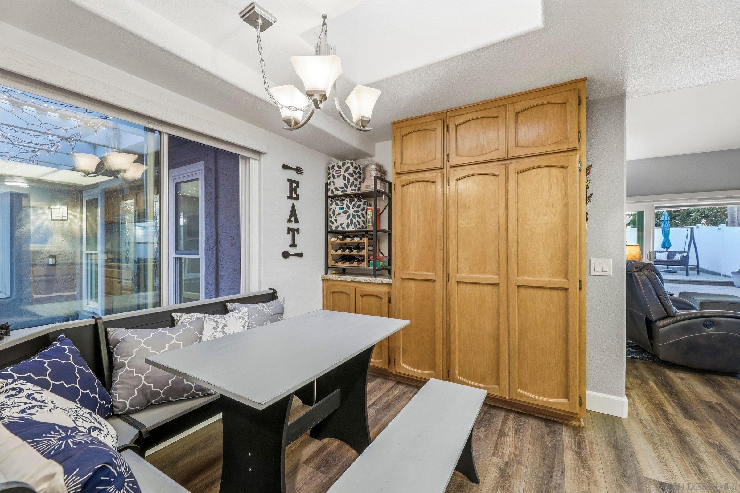 Detail Gallery Image 8 of 36 For 849  Muirfield Drive, Oceanside,  CA 92058 - 5 Beds | 2/1 Baths