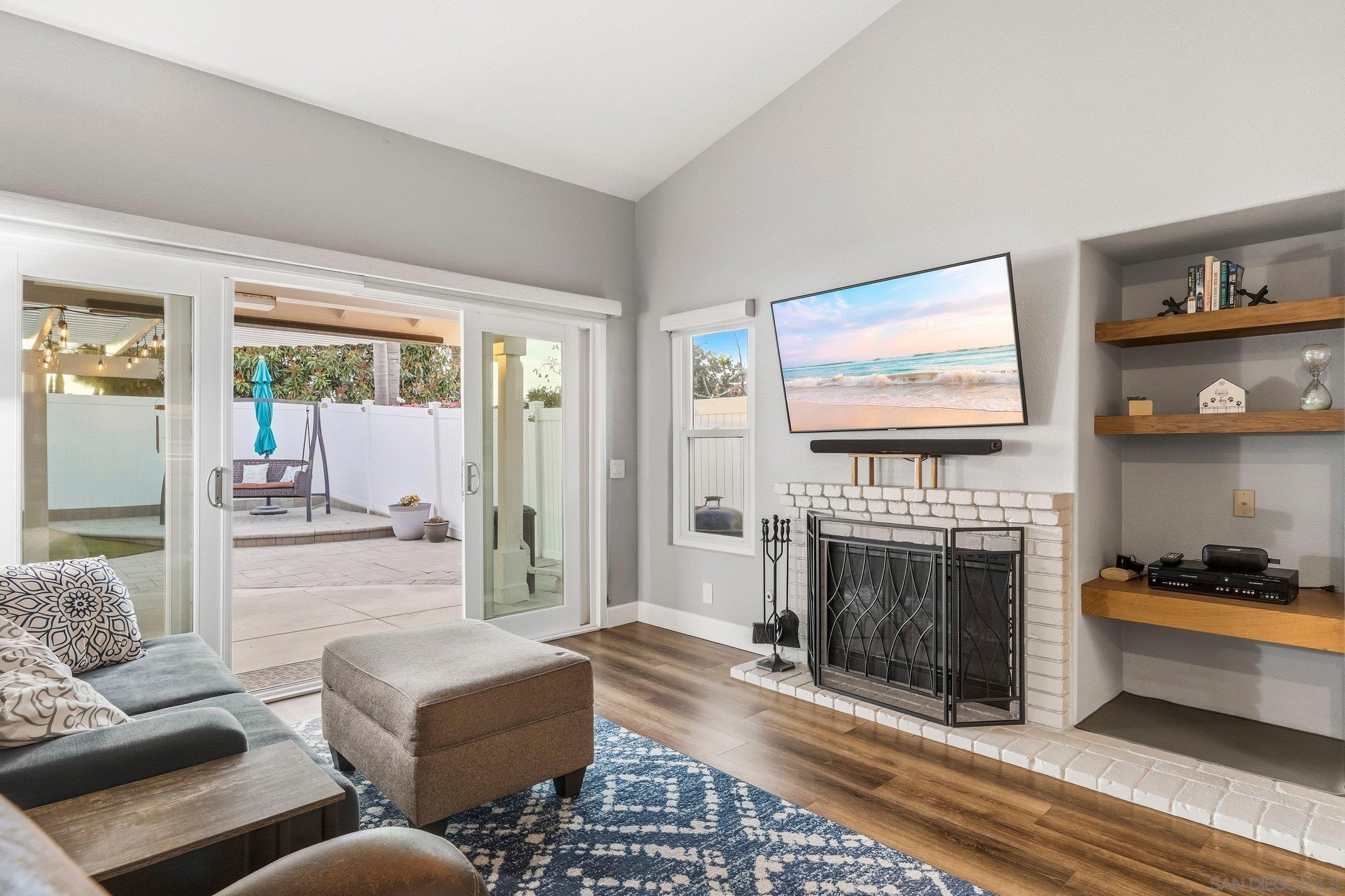 Detail Gallery Image 10 of 36 For 849  Muirfield Drive, Oceanside,  CA 92058 - 5 Beds | 2/1 Baths