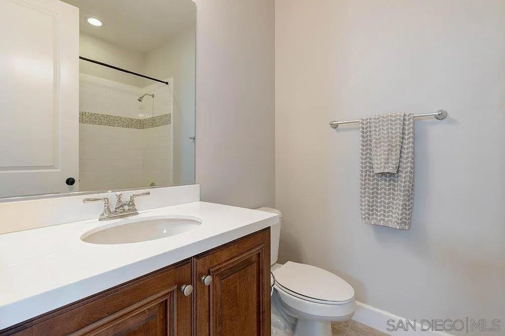 Detail Gallery Image 11 of 25 For 8178  Lazy River Rd, San Diego,  CA 92127 - 5 Beds | 5 Baths