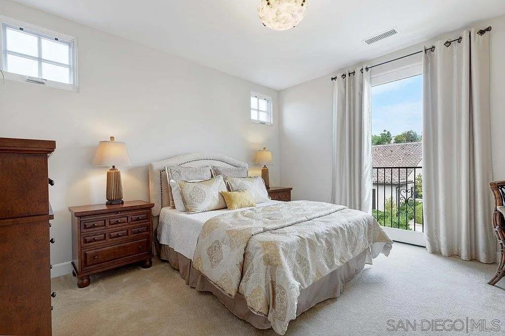 Detail Gallery Image 12 of 25 For 8178  Lazy River Rd, San Diego,  CA 92127 - 5 Beds | 5 Baths