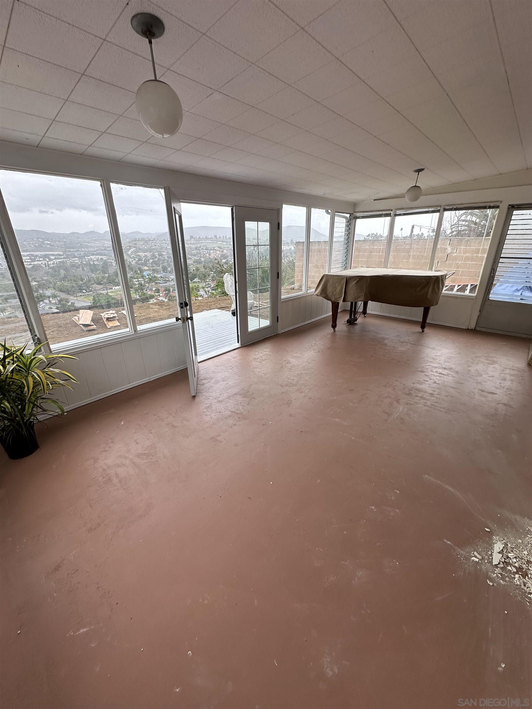 Detail Gallery Image 5 of 30 For 3246  Grand Ave, San Marcos,  CA 92078 - 3 Beds | 2 Baths