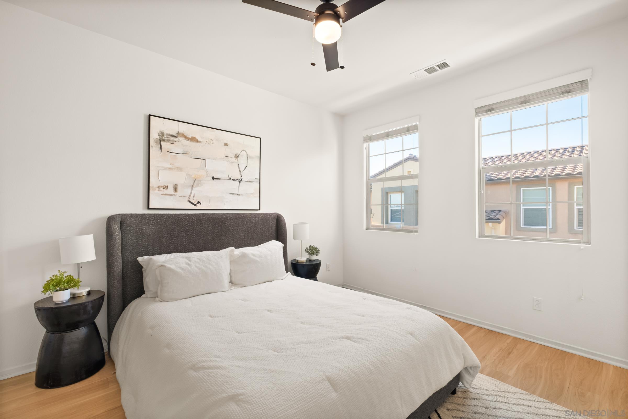 Detail Gallery Image 15 of 52 For 1118  via Lucero, Oceanside,  CA 92056 - 4 Beds | 3/1 Baths