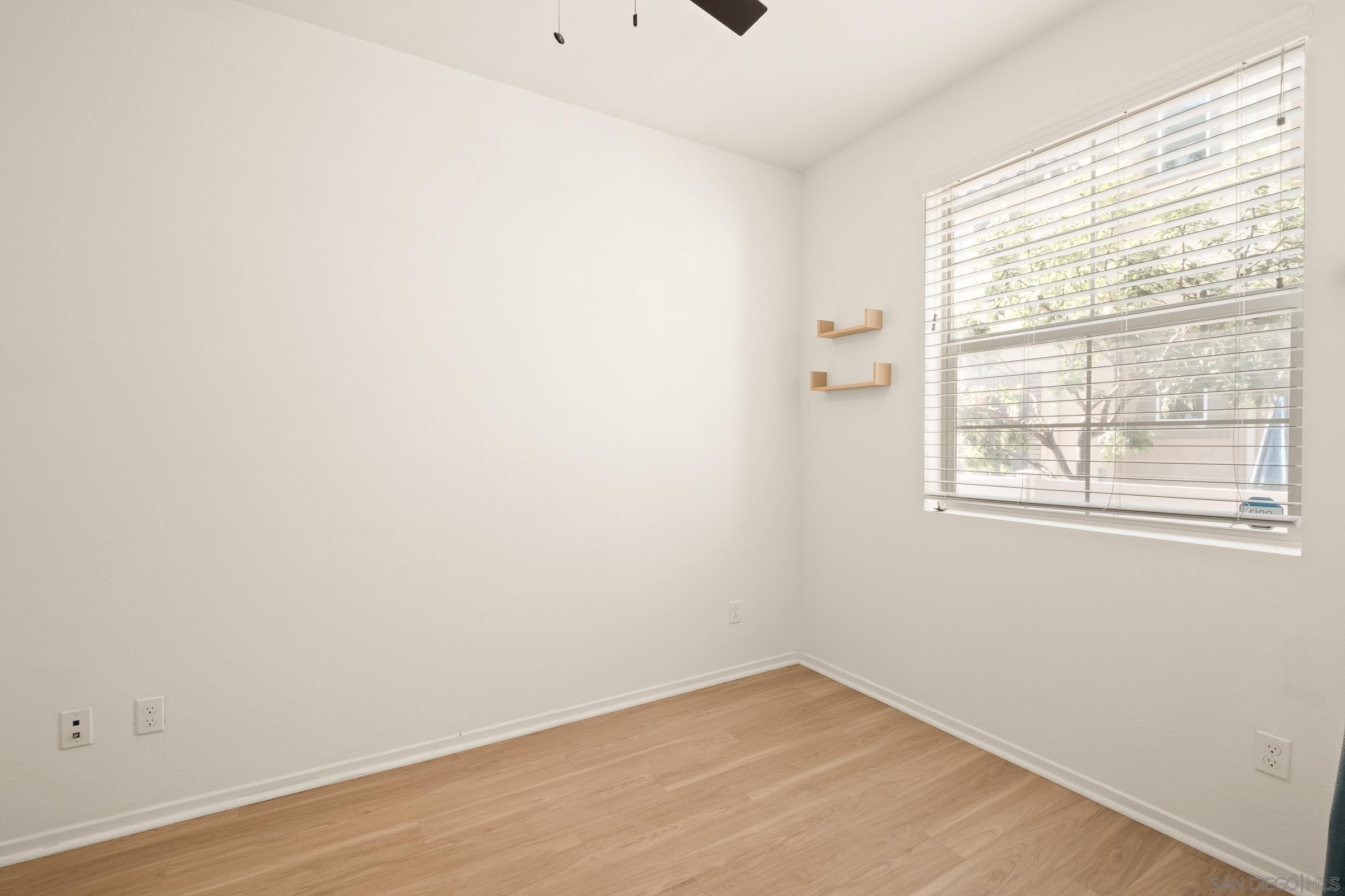 Detail Gallery Image 17 of 52 For 1118  via Lucero, Oceanside,  CA 92056 - 4 Beds | 3/1 Baths