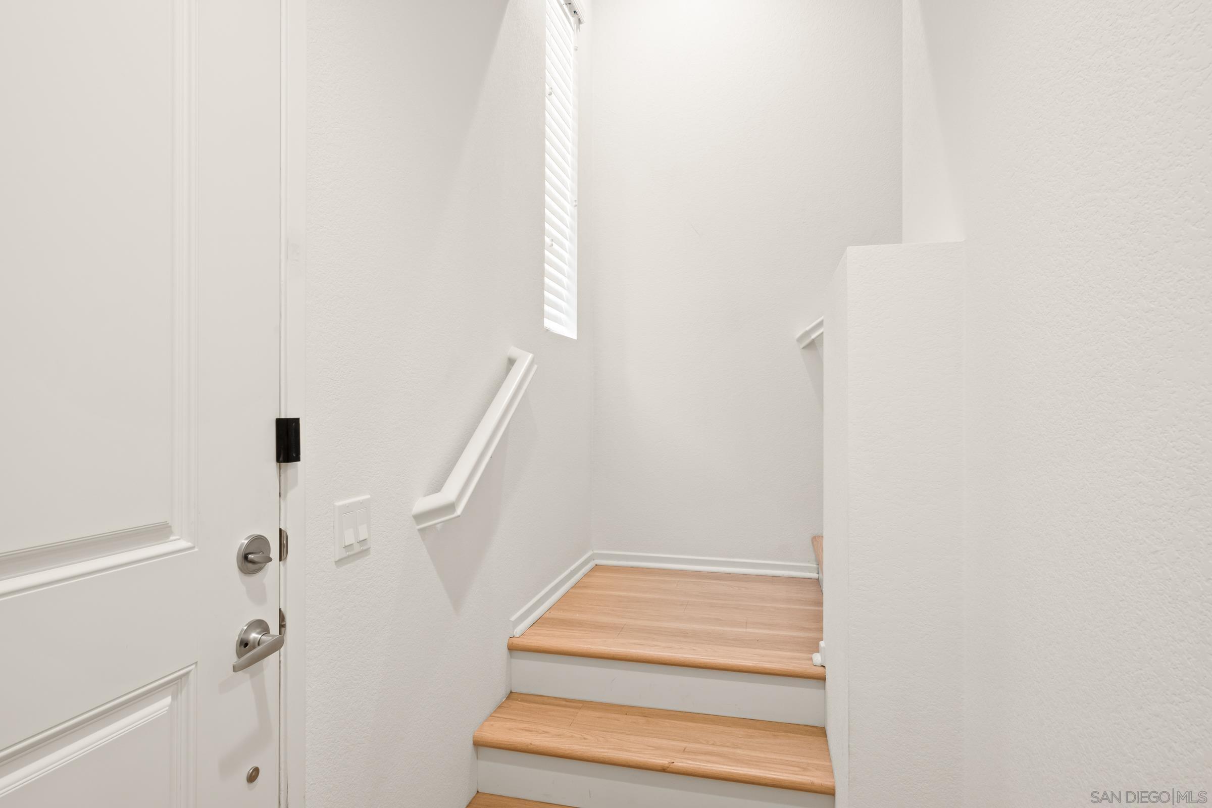 Detail Gallery Image 28 of 52 For 1118  via Lucero, Oceanside,  CA 92056 - 4 Beds | 3/1 Baths