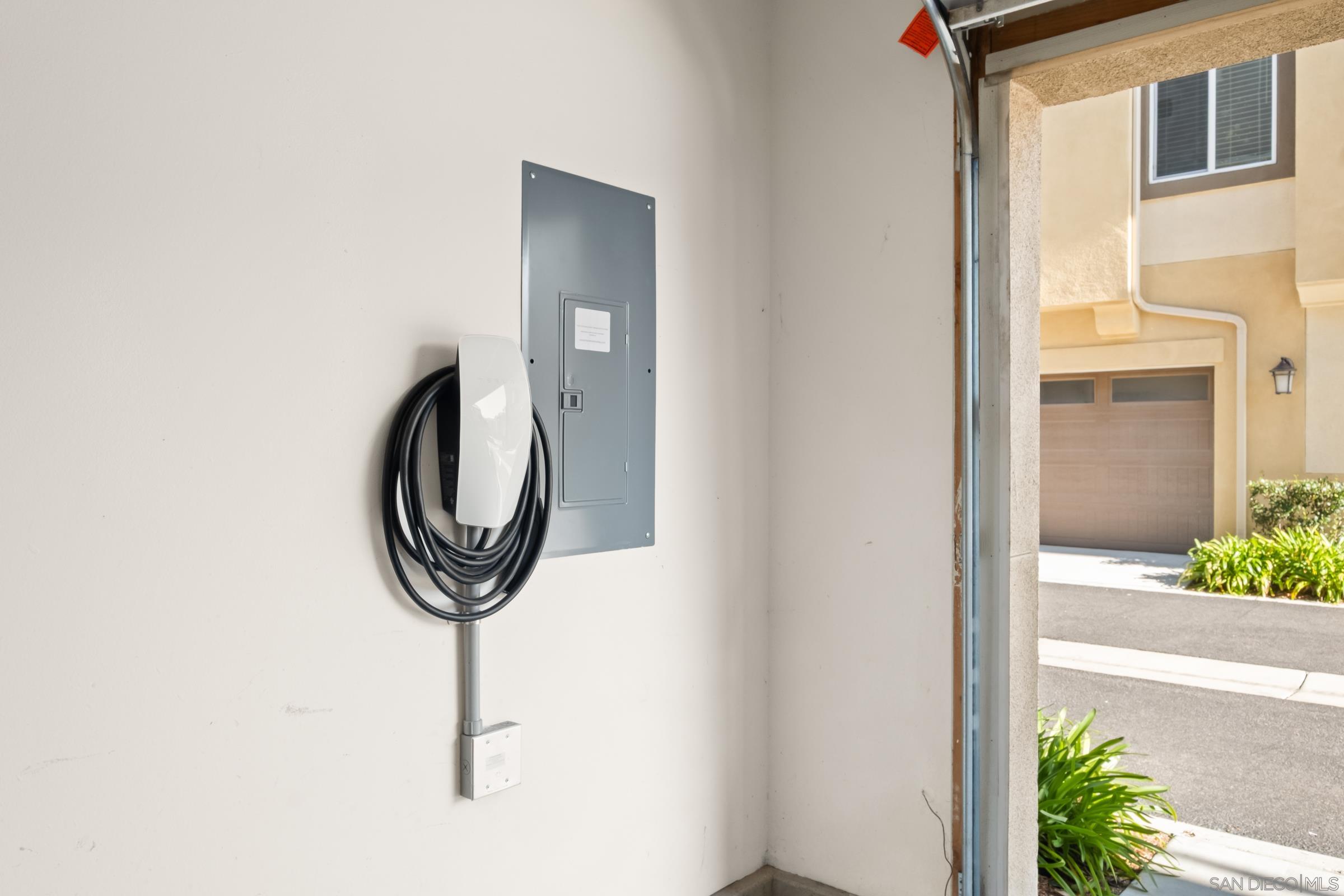 Detail Gallery Image 32 of 52 For 1118  via Lucero, Oceanside,  CA 92056 - 4 Beds | 3/1 Baths