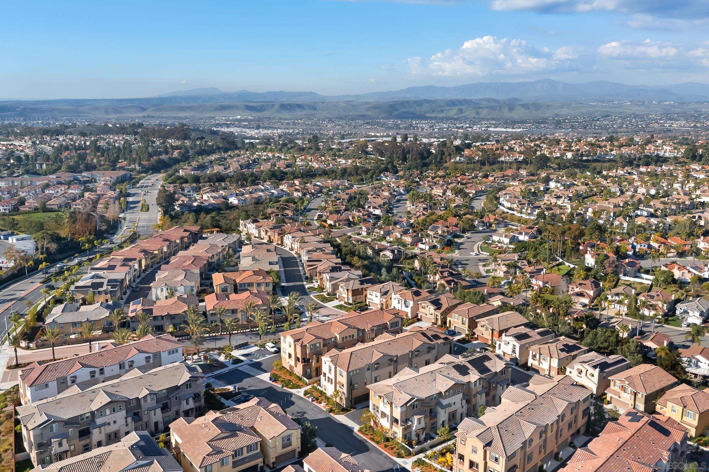 Detail Gallery Image 45 of 52 For 1118  via Lucero, Oceanside,  CA 92056 - 4 Beds | 3/1 Baths