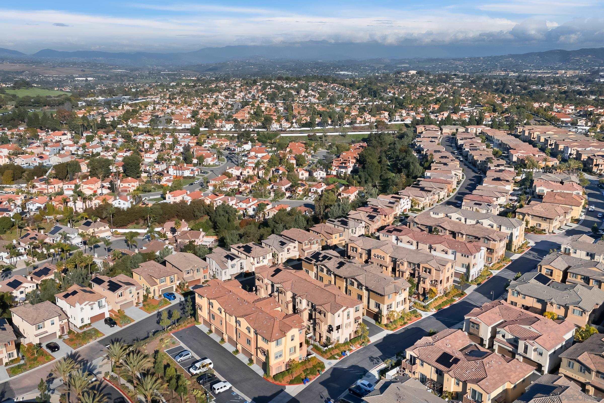 Detail Gallery Image 48 of 52 For 1118  via Lucero, Oceanside,  CA 92056 - 4 Beds | 3/1 Baths
