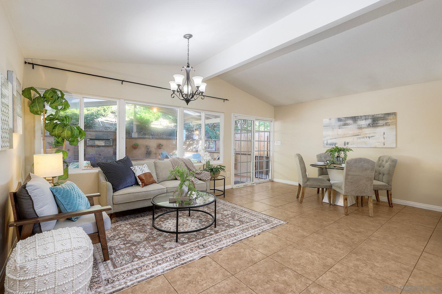 Detail Gallery Image 11 of 42 For 2935  Lloyd St, San Diego,  CA 92117 - 4 Beds | 3/1 Baths