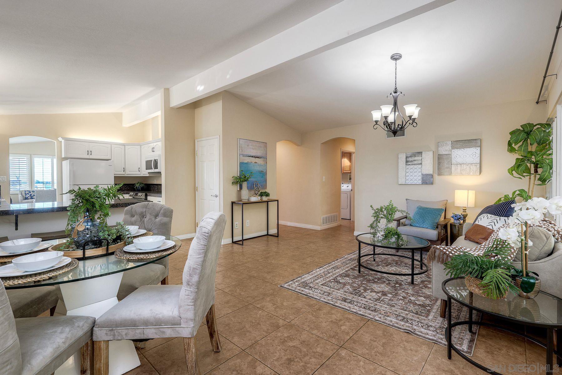 Detail Gallery Image 13 of 42 For 2935  Lloyd St, San Diego,  CA 92117 - 4 Beds | 3/1 Baths