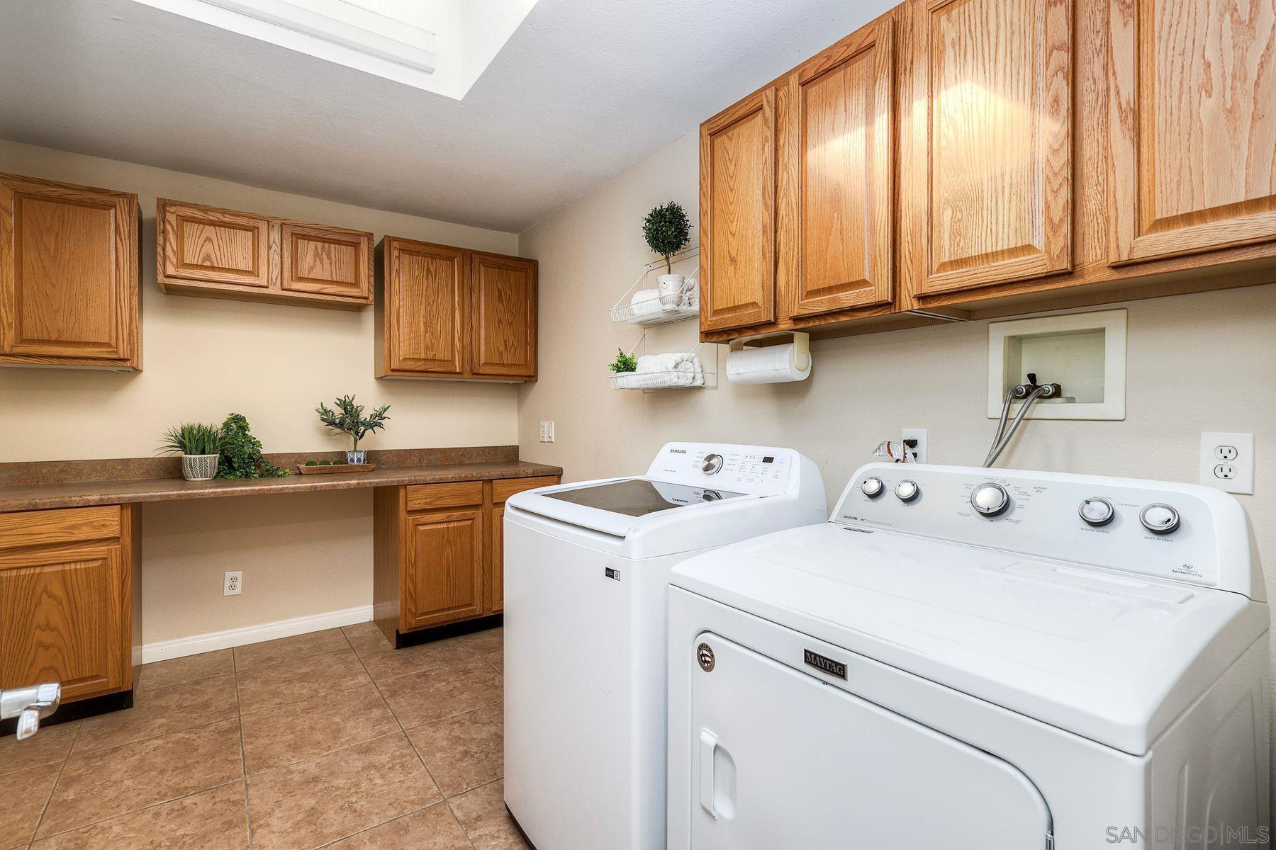 Detail Gallery Image 16 of 42 For 2935  Lloyd St, San Diego,  CA 92117 - 4 Beds | 3/1 Baths