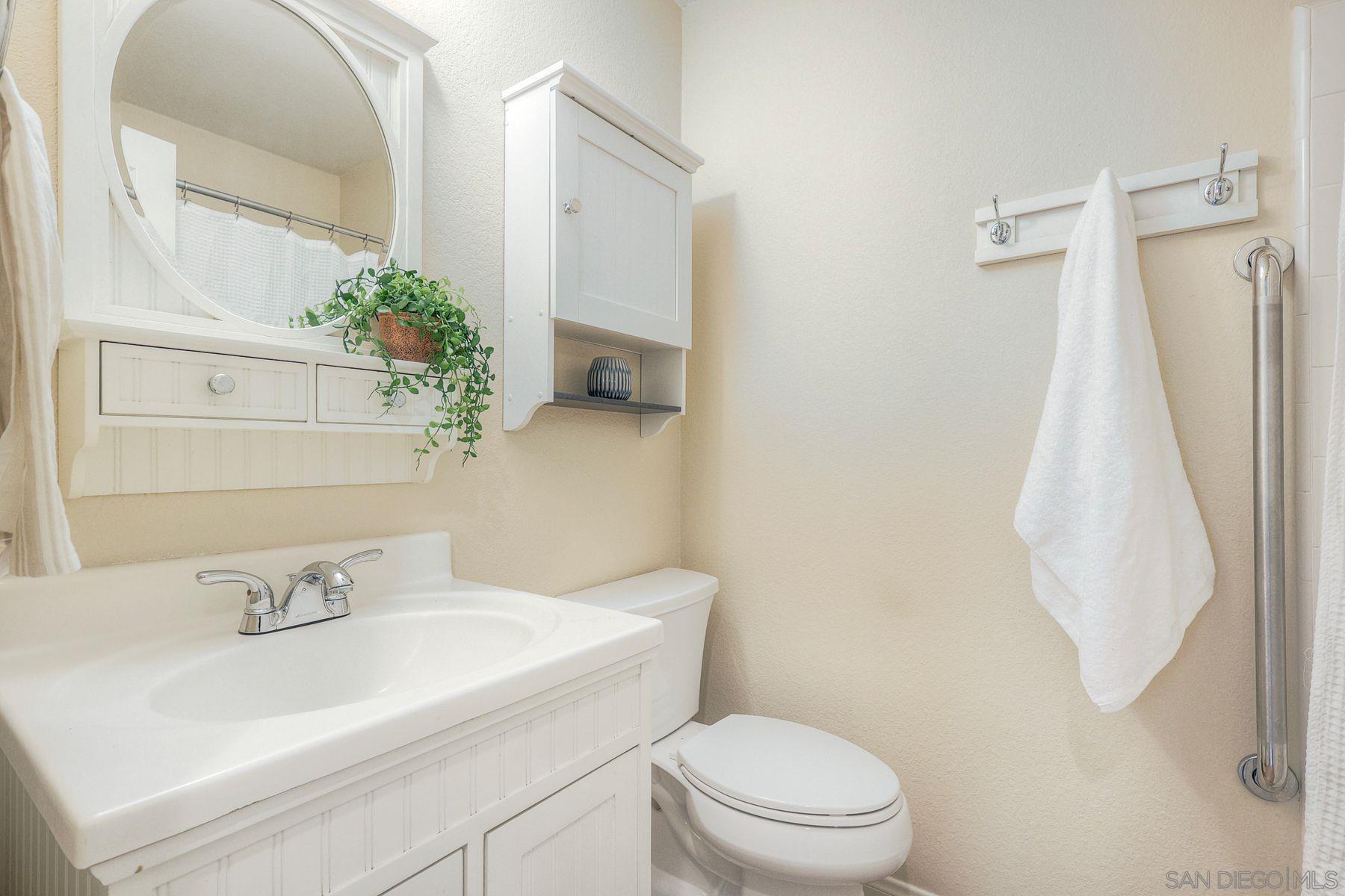 Detail Gallery Image 19 of 42 For 2935  Lloyd St, San Diego,  CA 92117 - 4 Beds | 3/1 Baths