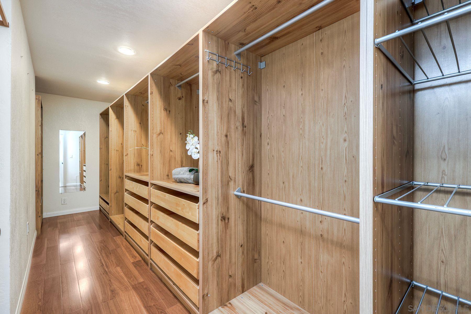 Detail Gallery Image 27 of 42 For 2935  Lloyd St, San Diego,  CA 92117 - 4 Beds | 3/1 Baths