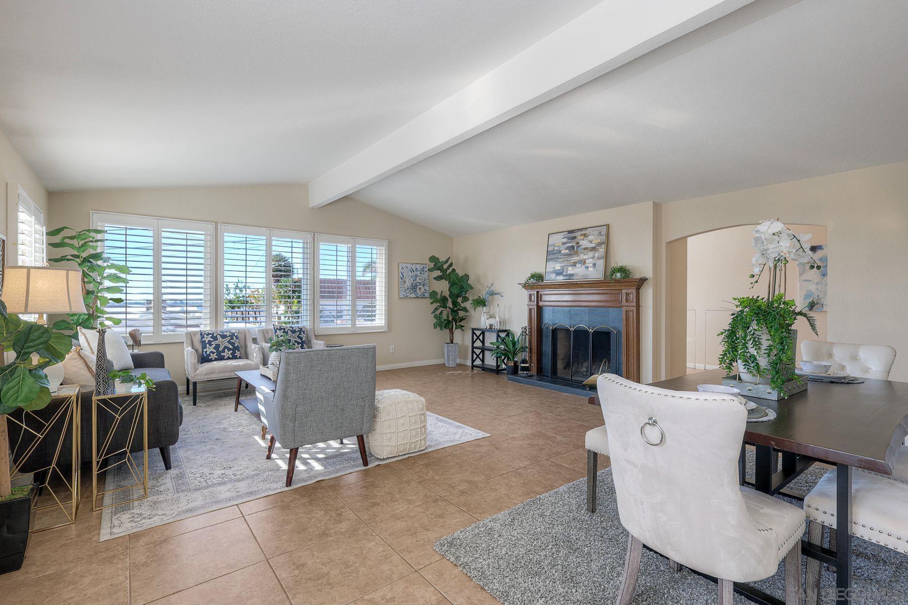 Detail Gallery Image 4 of 42 For 2935  Lloyd St, San Diego,  CA 92117 - 4 Beds | 3/1 Baths