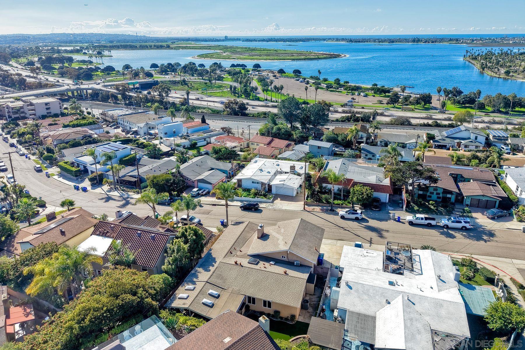 Detail Gallery Image 37 of 42 For 2935  Lloyd St, San Diego,  CA 92117 - 4 Beds | 3/1 Baths