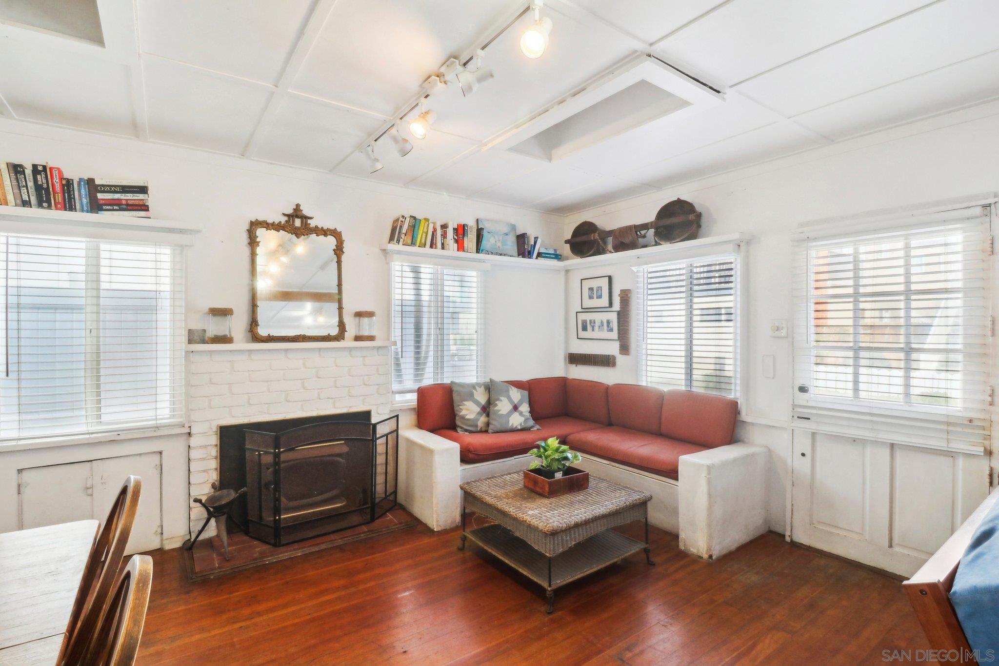 Detail Gallery Image 12 of 45 For 719  Jersey Ct, San Diego,  CA 92109 - 2 Beds | 1 Baths