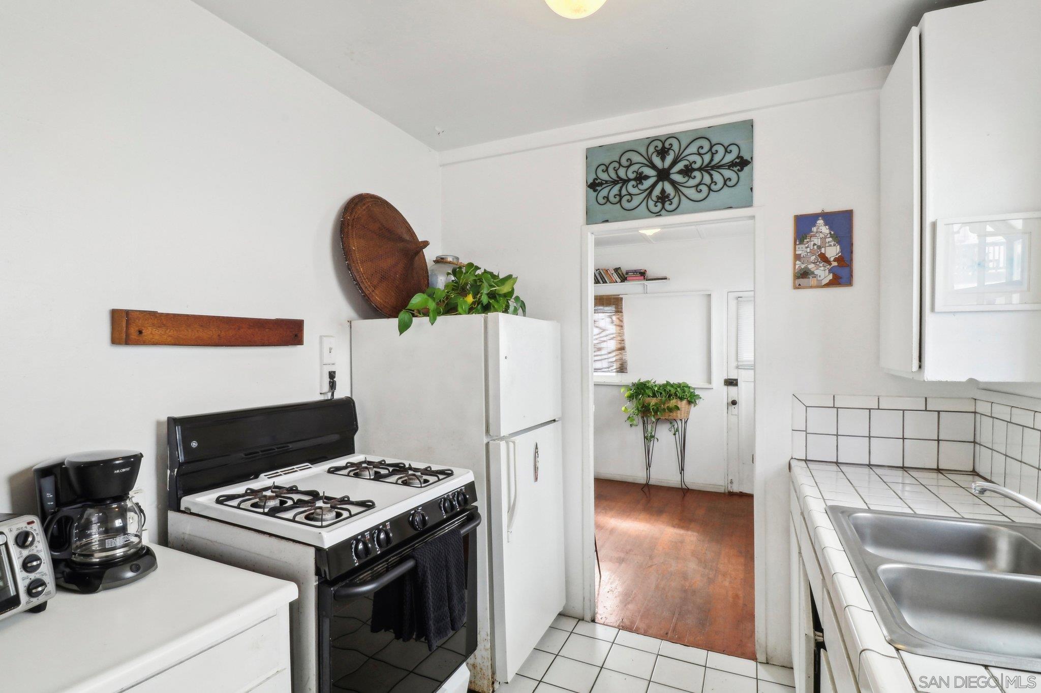 Detail Gallery Image 17 of 45 For 719  Jersey Ct, San Diego,  CA 92109 - 2 Beds | 1 Baths