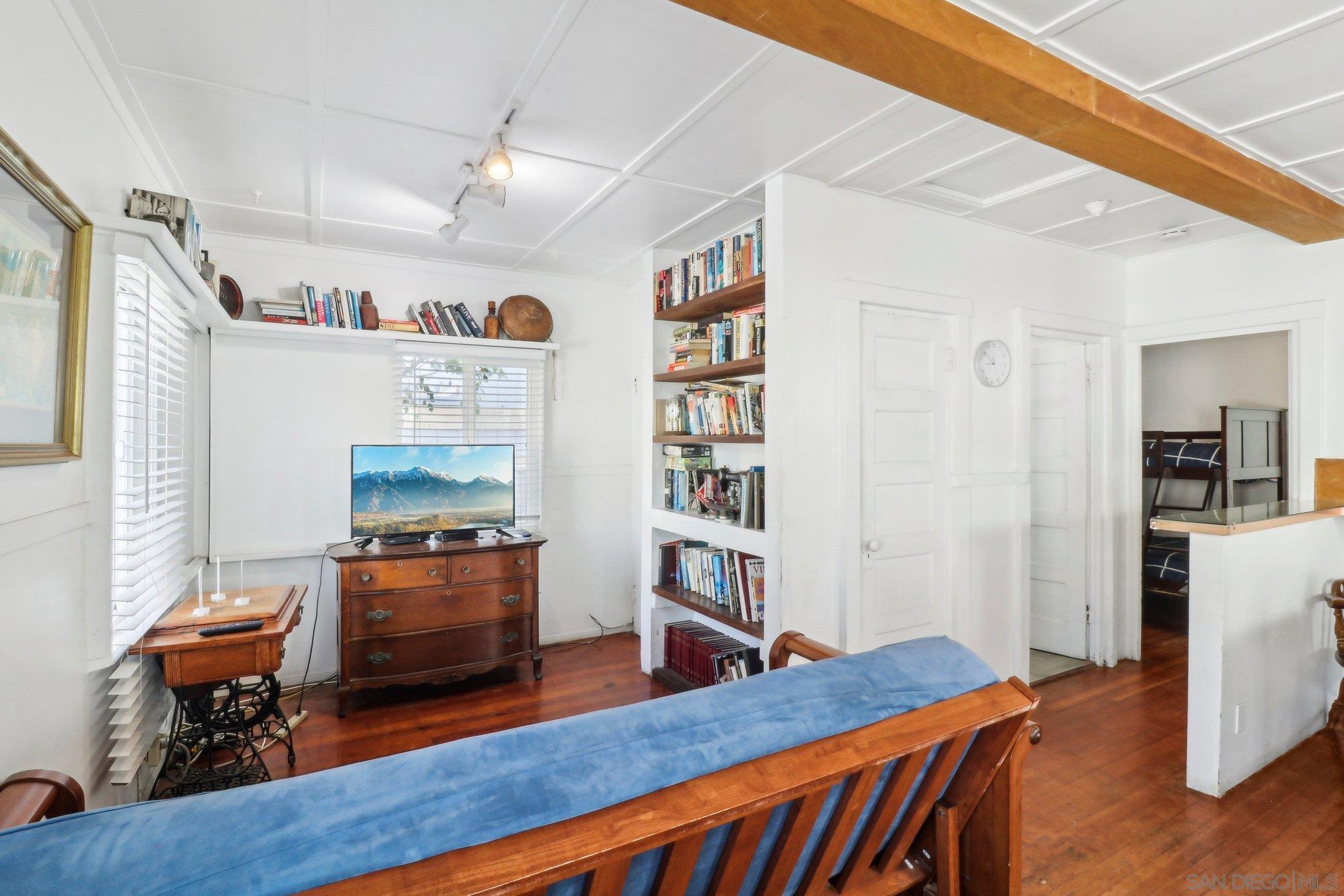 Detail Gallery Image 18 of 45 For 719  Jersey Ct, San Diego,  CA 92109 - 2 Beds | 1 Baths