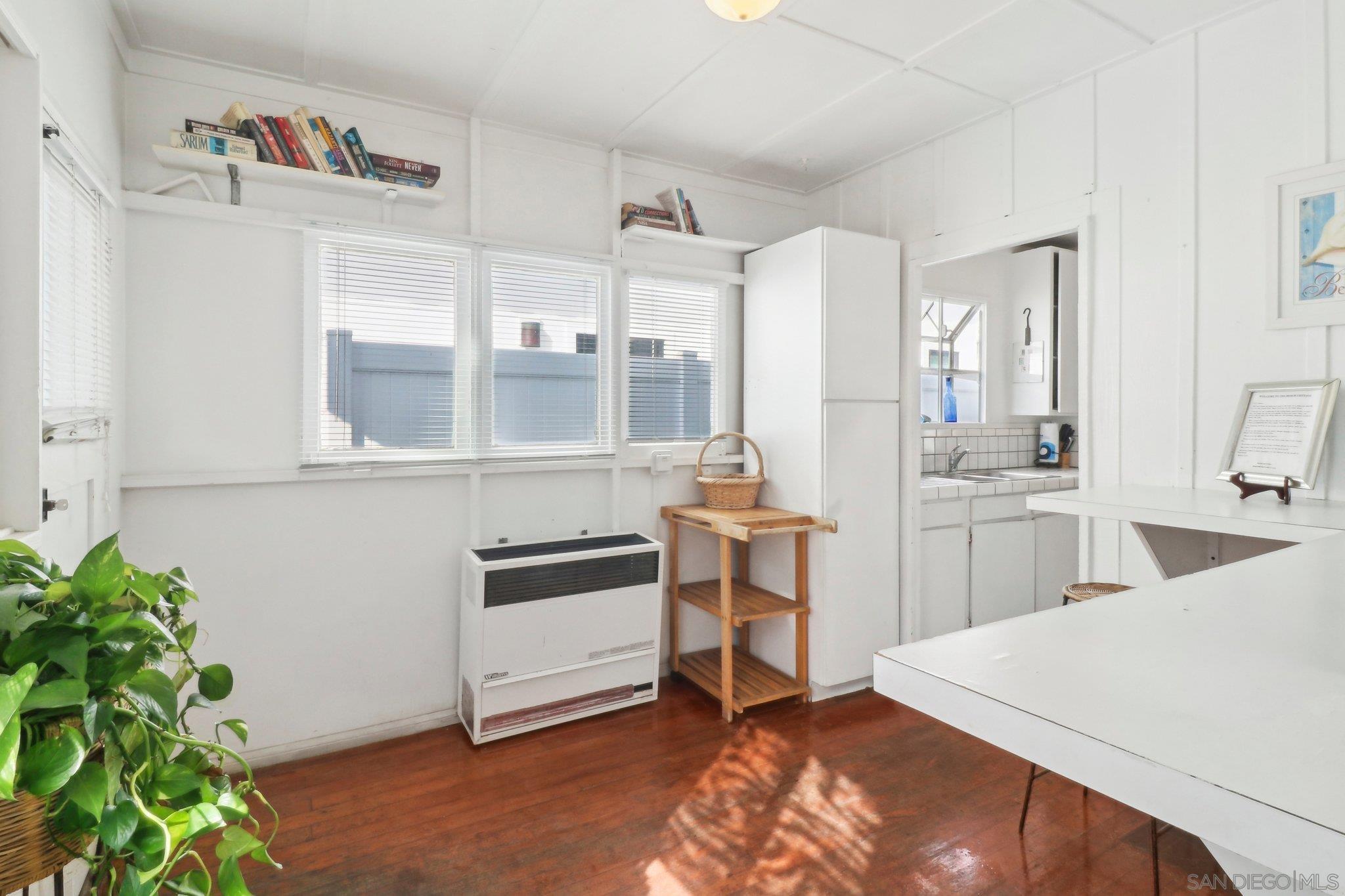 Detail Gallery Image 25 of 45 For 719  Jersey Ct, San Diego,  CA 92109 - 2 Beds | 1 Baths