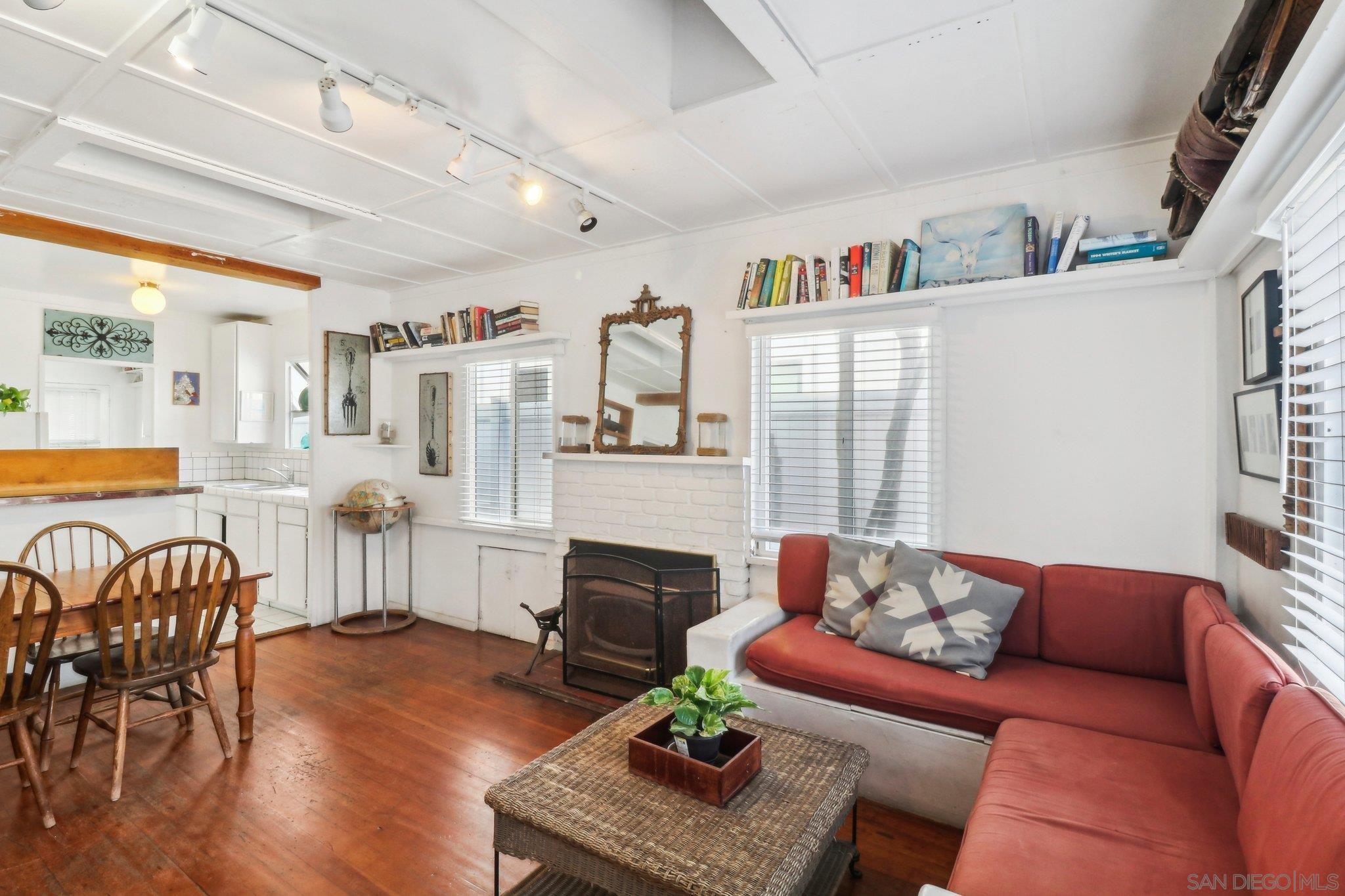 Detail Gallery Image 10 of 45 For 719  Jersey Ct, San Diego,  CA 92109 - 2 Beds | 1 Baths