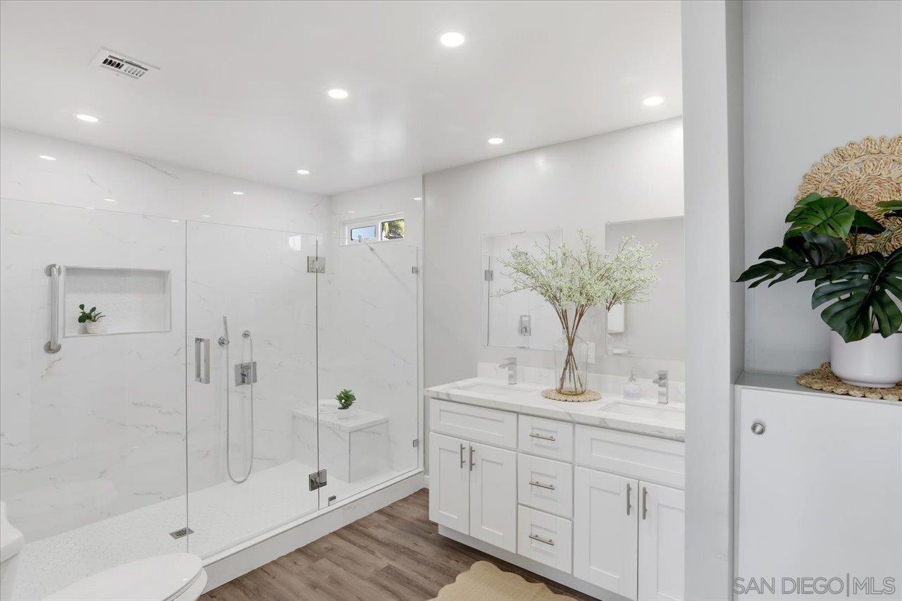 Detail Gallery Image 2 of 50 For 7023  San Bartolo  41, Carlsbad,  CA 92011 - 2 Beds | 2 Baths