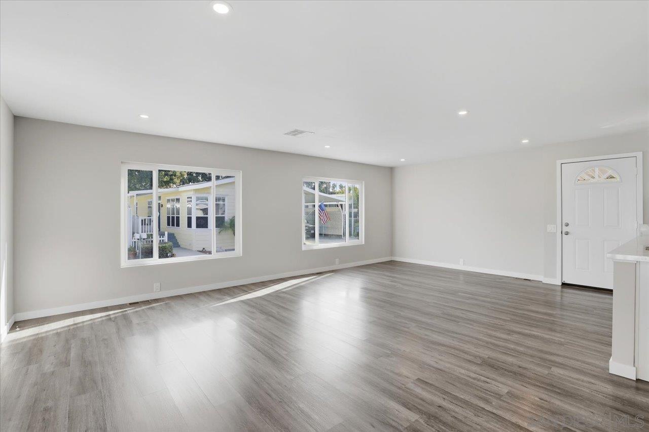 Detail Gallery Image 8 of 50 For 7023  San Bartolo  41, Carlsbad,  CA 92011 - 2 Beds | 2 Baths