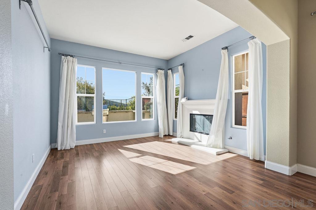 Detail Gallery Image 2 of 39 For 721  Hollowbrook Ct, San Marcos,  CA 92078 - 5 Beds | 3/1 Baths