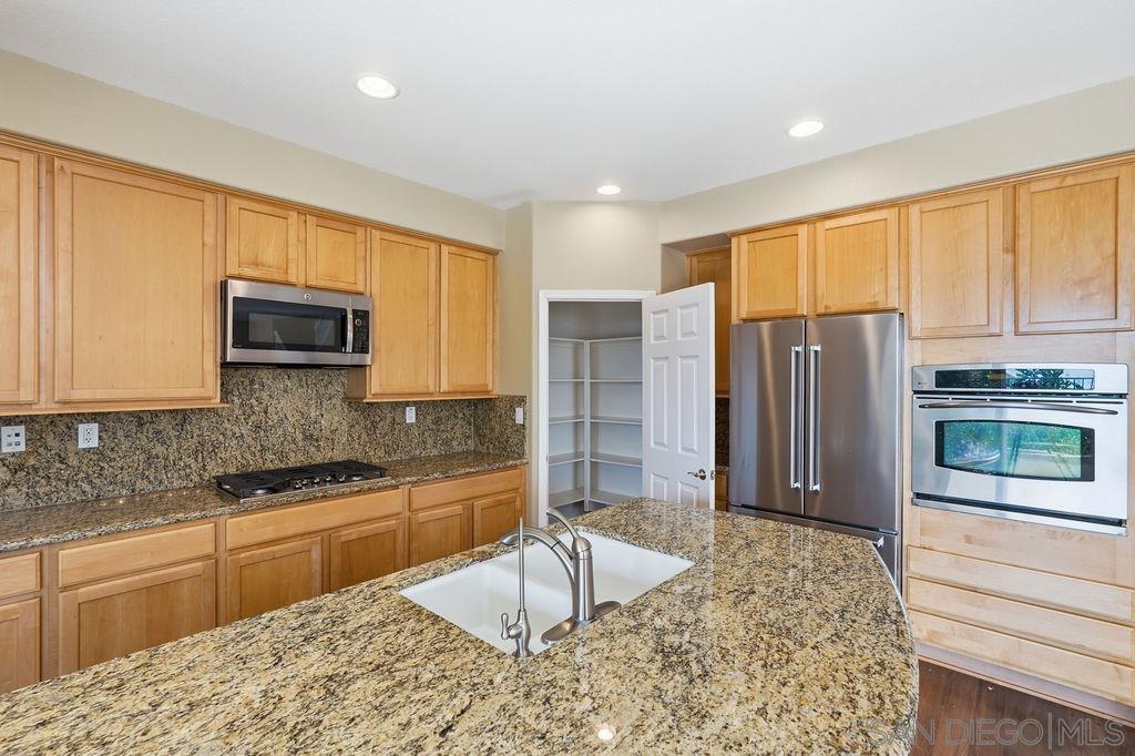 Detail Gallery Image 13 of 39 For 721  Hollowbrook Ct, San Marcos,  CA 92078 - 5 Beds | 3/1 Baths