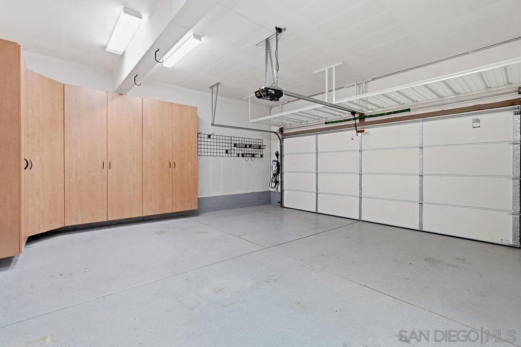 Detail Gallery Image 14 of 39 For 721  Hollowbrook Ct, San Marcos,  CA 92078 - 5 Beds | 3/1 Baths