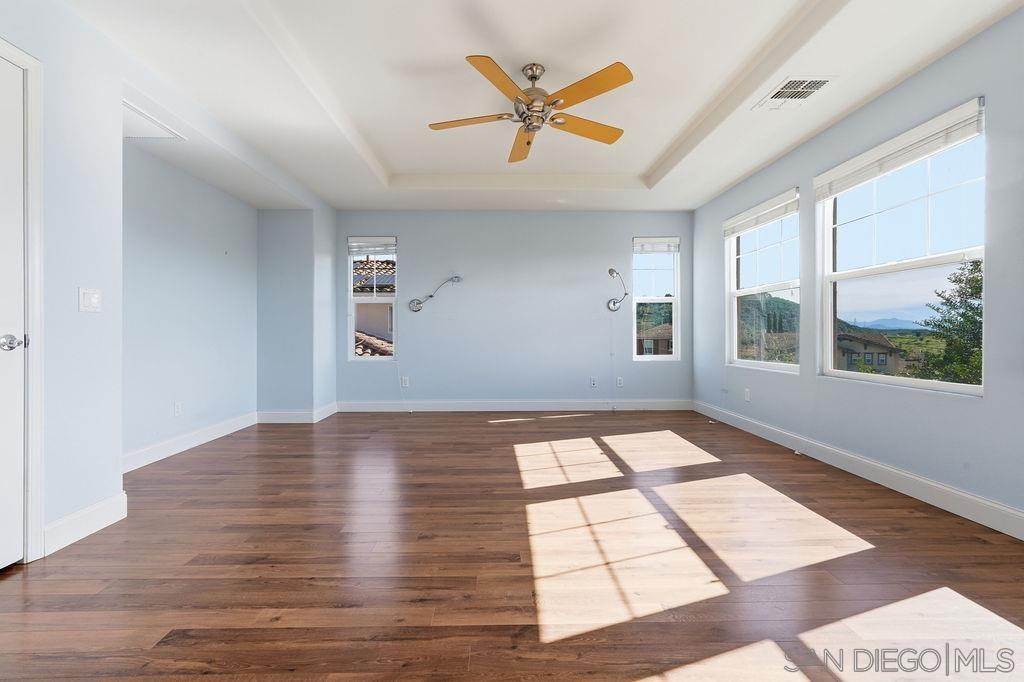 Detail Gallery Image 18 of 39 For 721  Hollowbrook Ct, San Marcos,  CA 92078 - 5 Beds | 3/1 Baths