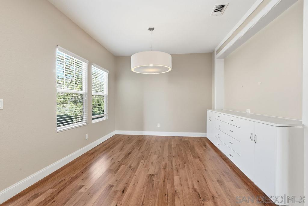 Detail Gallery Image 3 of 39 For 721  Hollowbrook Ct, San Marcos,  CA 92078 - 5 Beds | 3/1 Baths