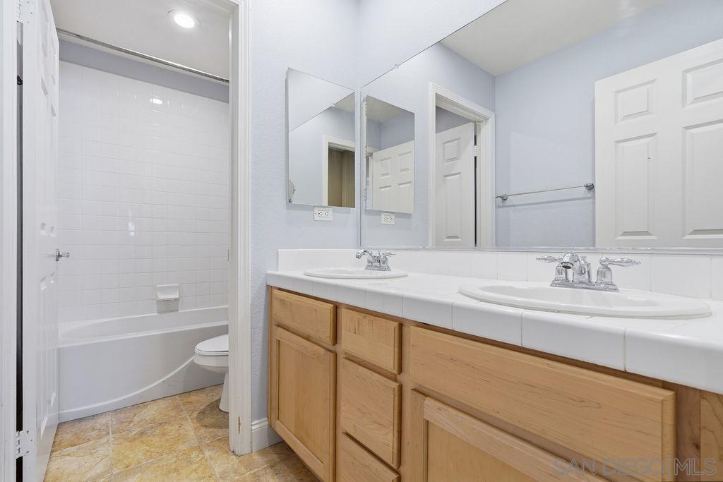 Detail Gallery Image 29 of 39 For 721  Hollowbrook Ct, San Marcos,  CA 92078 - 5 Beds | 3/1 Baths