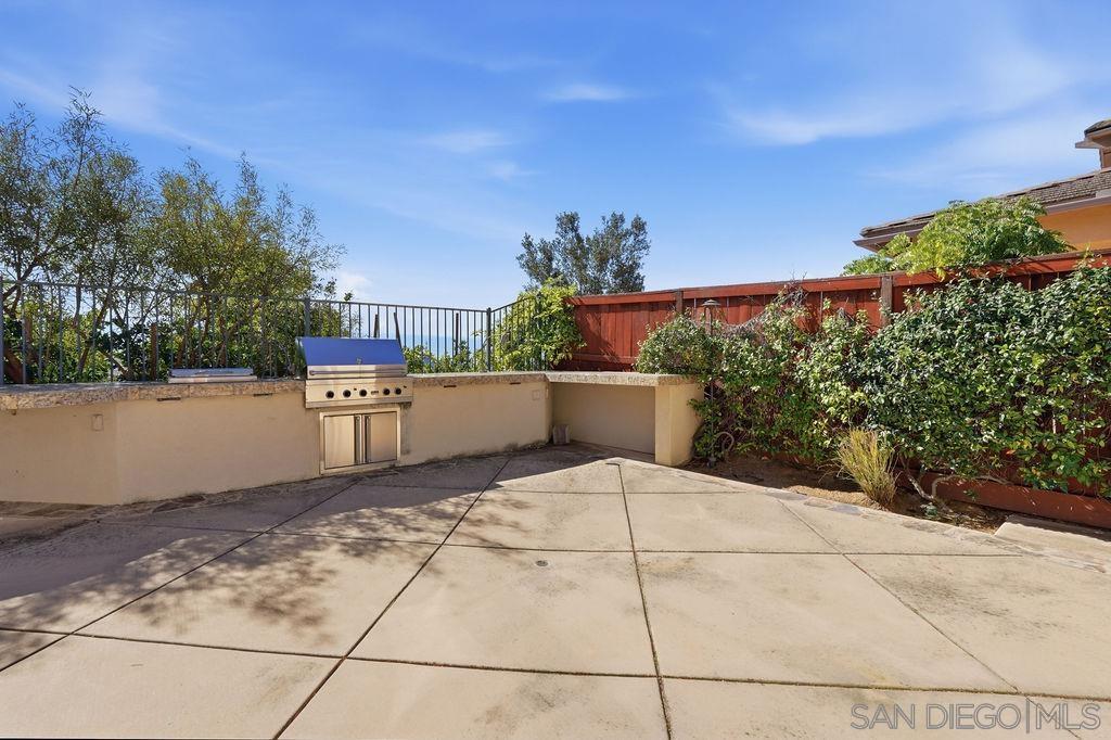 Detail Gallery Image 34 of 39 For 721  Hollowbrook Ct, San Marcos,  CA 92078 - 5 Beds | 3/1 Baths