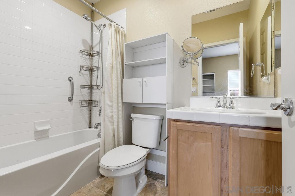 Detail Gallery Image 7 of 39 For 721  Hollowbrook Ct, San Marcos,  CA 92078 - 5 Beds | 3/1 Baths