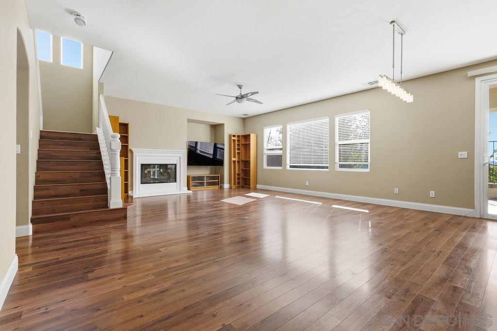 Detail Gallery Image 8 of 39 For 721  Hollowbrook Ct, San Marcos,  CA 92078 - 5 Beds | 3/1 Baths