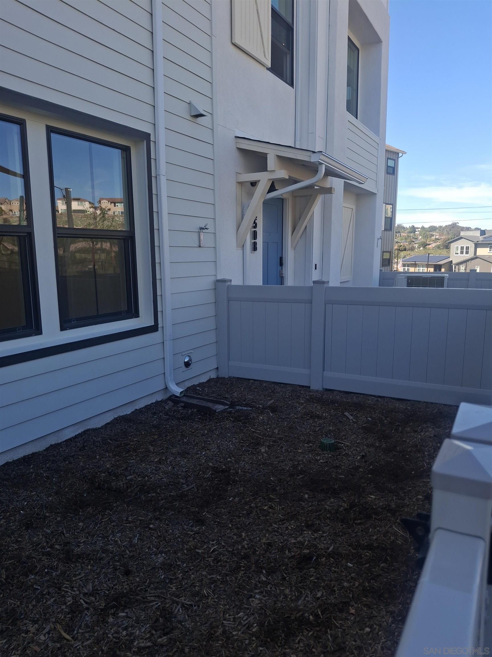 Detail Gallery Image 2 of 42 For 2518  Delphinium Ln, Carlsbad,  CA 92008 - 4 Beds | 2/2 Baths