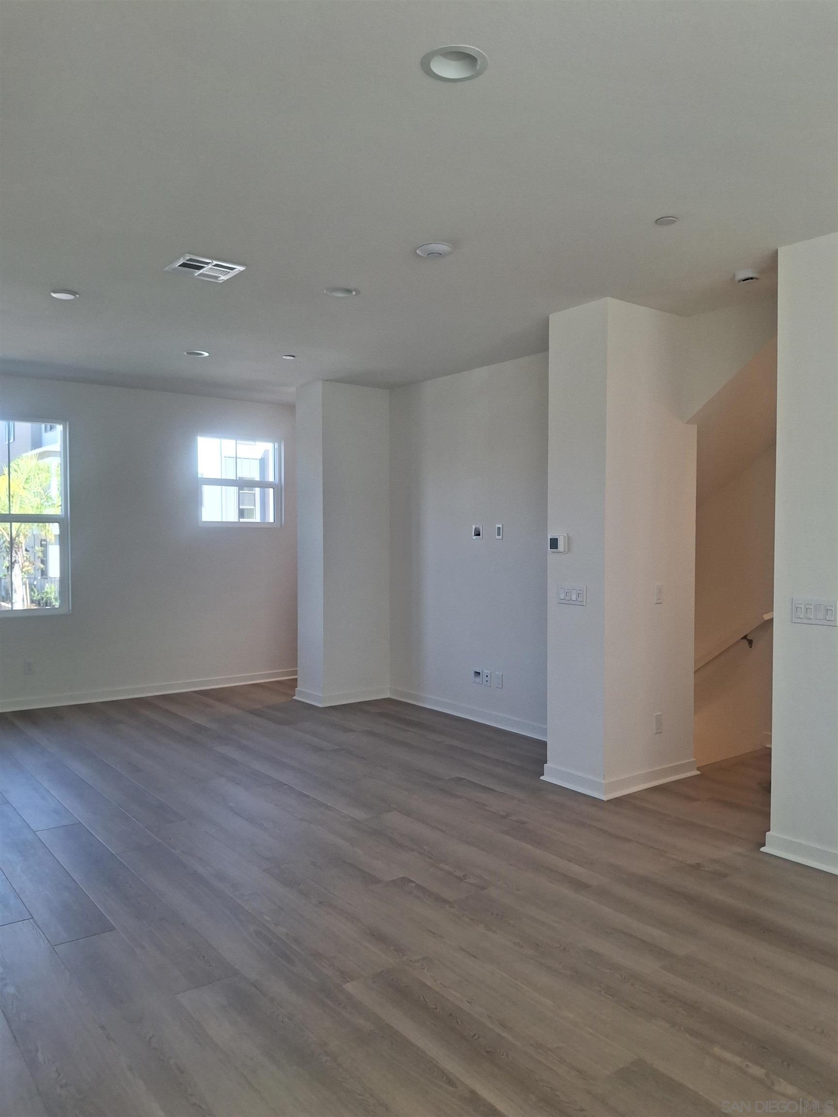 Detail Gallery Image 16 of 42 For 2518  Delphinium Ln, Carlsbad,  CA 92008 - 4 Beds | 2/2 Baths